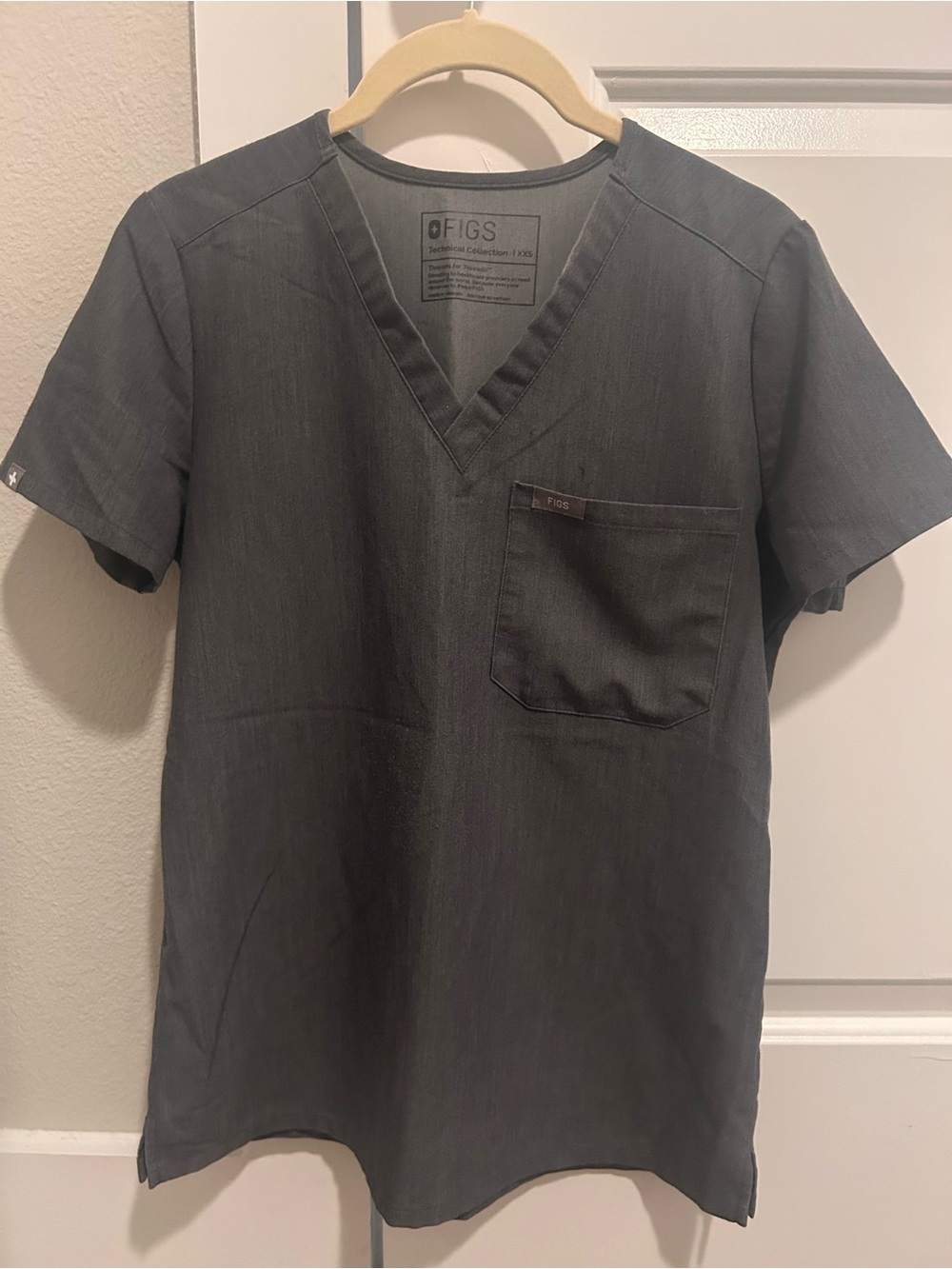 XXS- Figs Women’s Charcoal Gray V-Neck Scrub Top